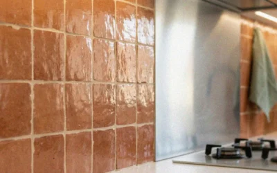 Crédence cuisine : matériaux, prix et tendances 2026